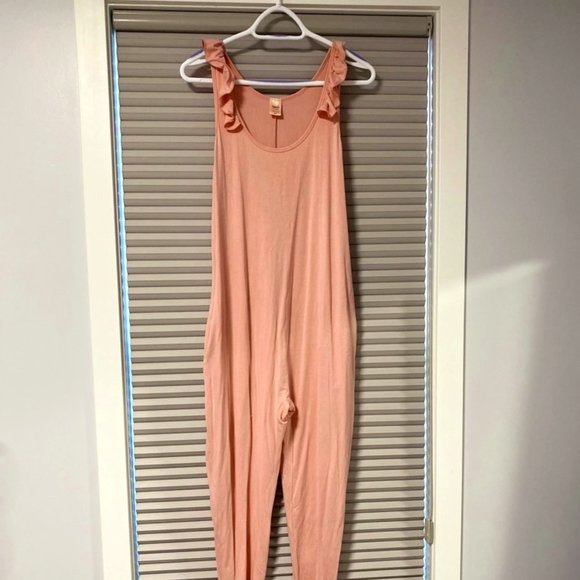 Smash & Tess Pants - Smash & Tess | The Sweetheart Romper In Bridal party pink with ruffle sleeves